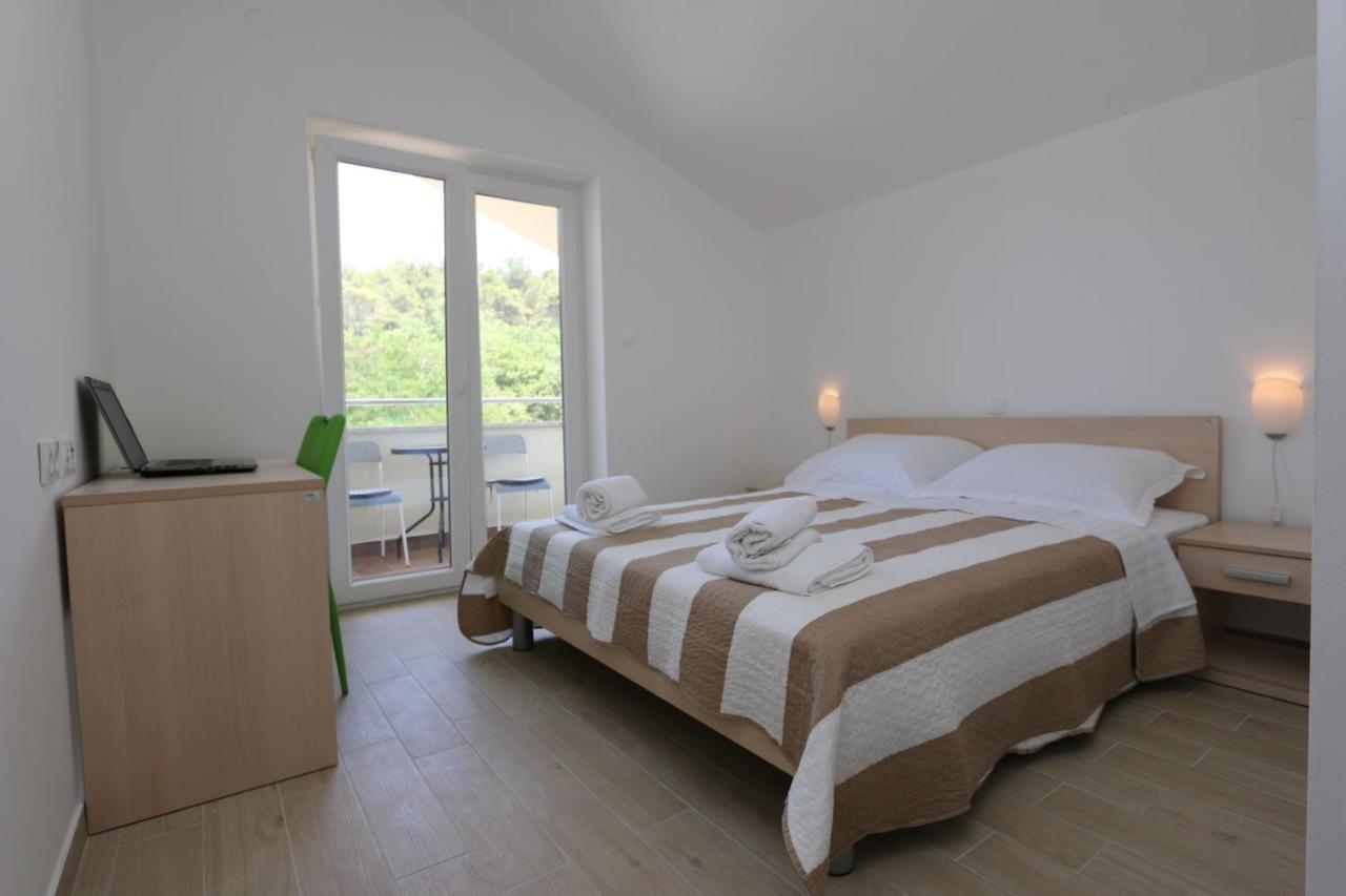 Apartments Sucic Iva I Tea Soline  Exterior photo