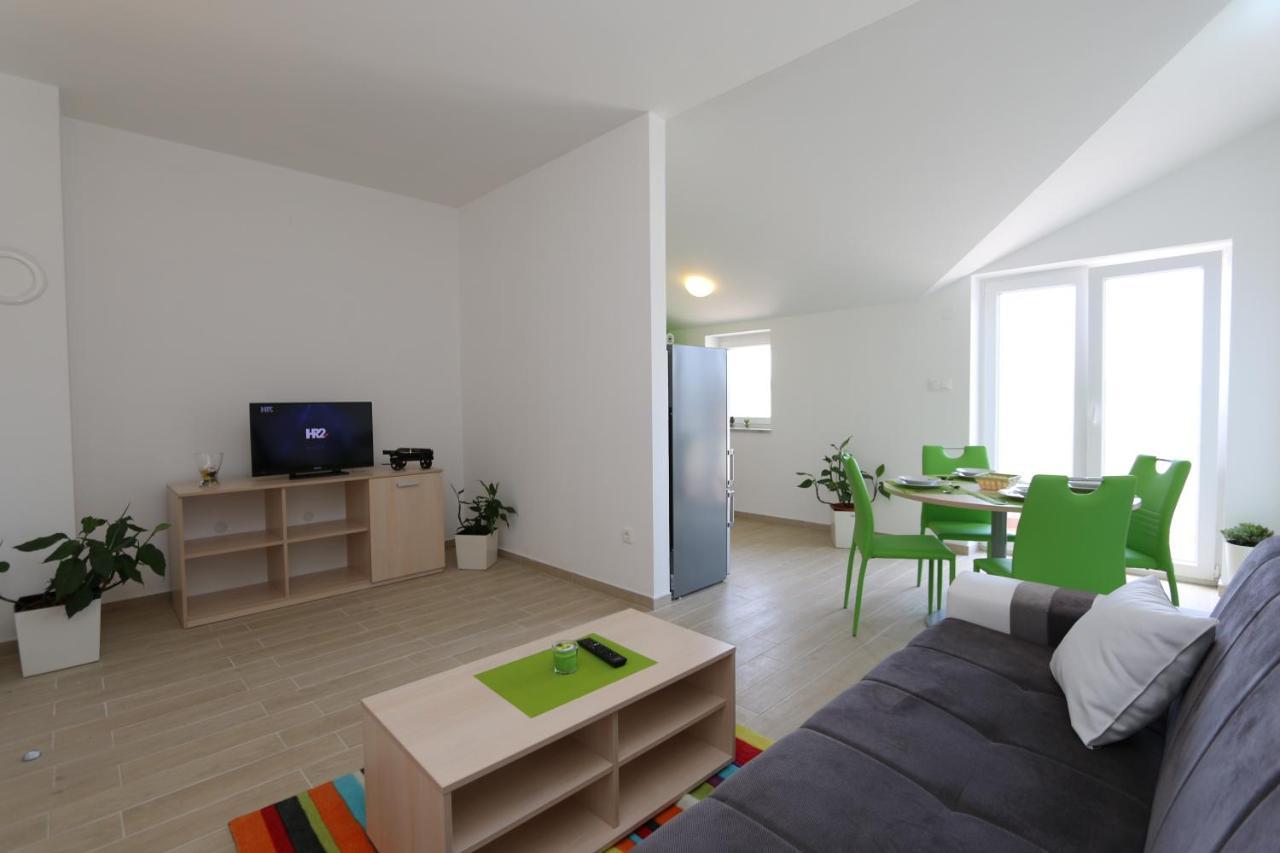 Apartments Sucic Iva I Tea Soline  Exterior photo