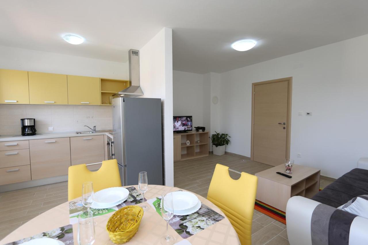 Apartments Sucic Iva I Tea Soline  Exterior photo