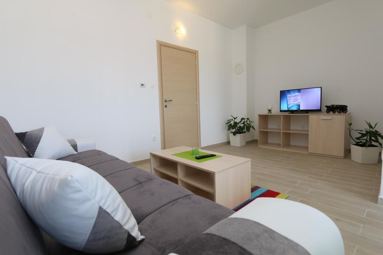 Apartments Sucic Iva I Tea Soline  Exterior photo