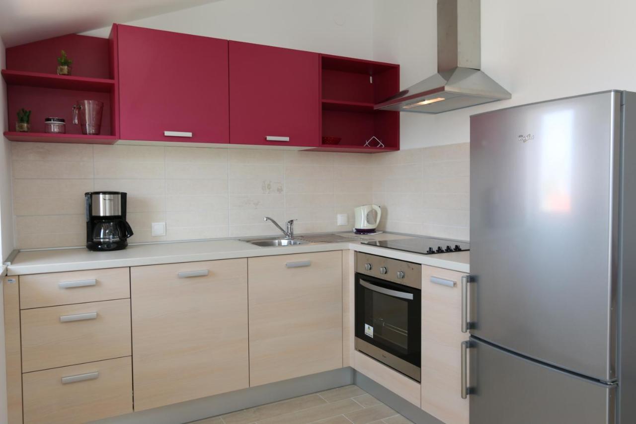 Apartments Sucic Iva I Tea Soline  Exterior photo