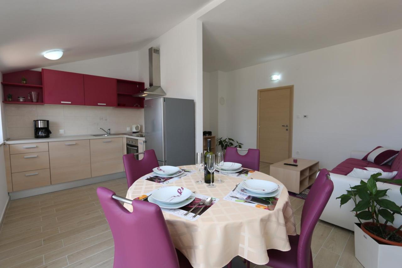 Apartments Sucic Iva I Tea Soline  Exterior photo