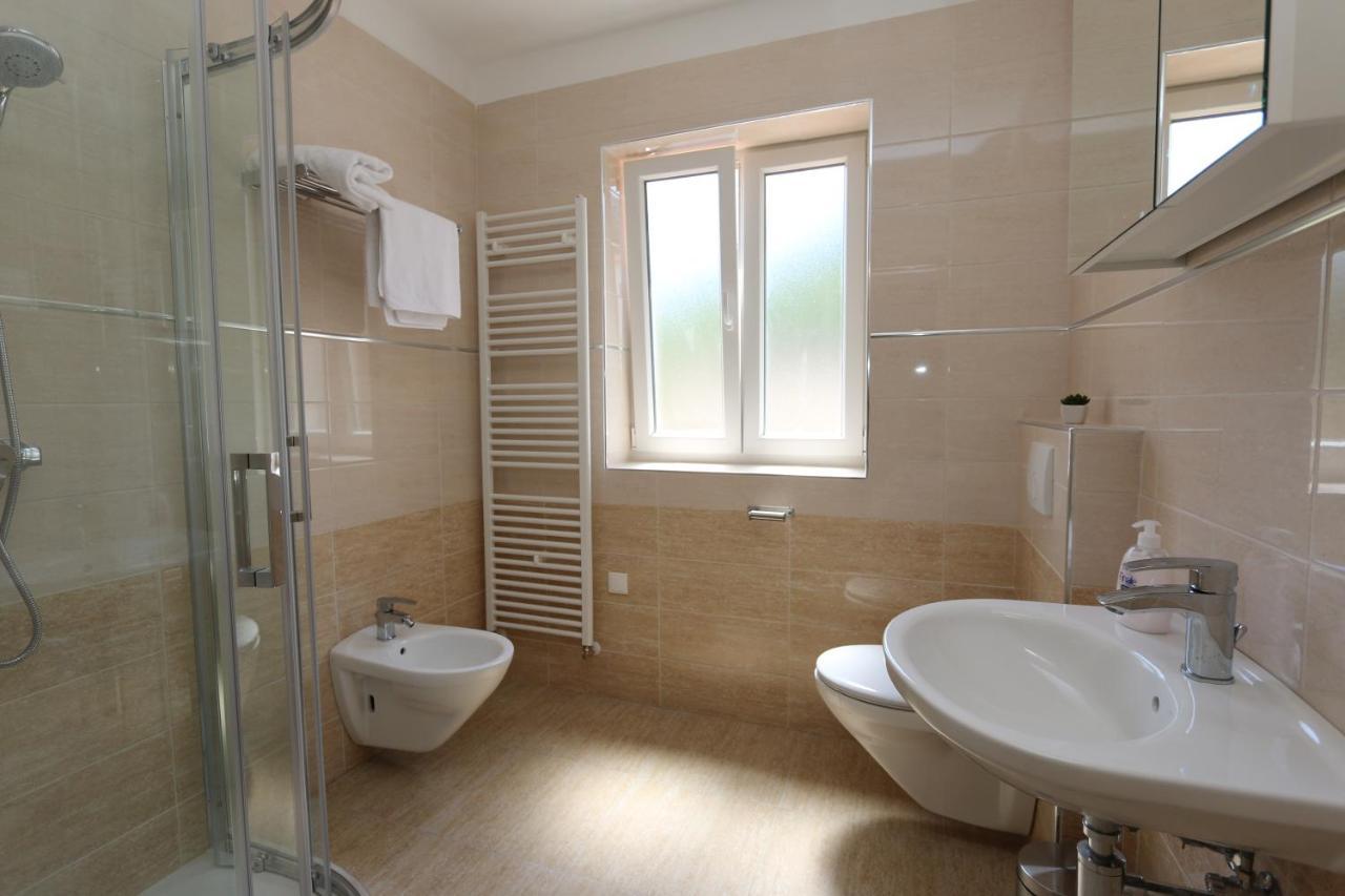 Apartments Sucic Iva I Tea Soline  Exterior photo