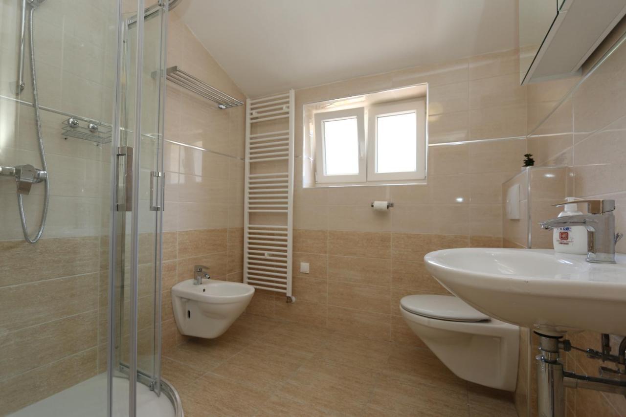 Apartments Sucic Iva I Tea Soline  Exterior photo