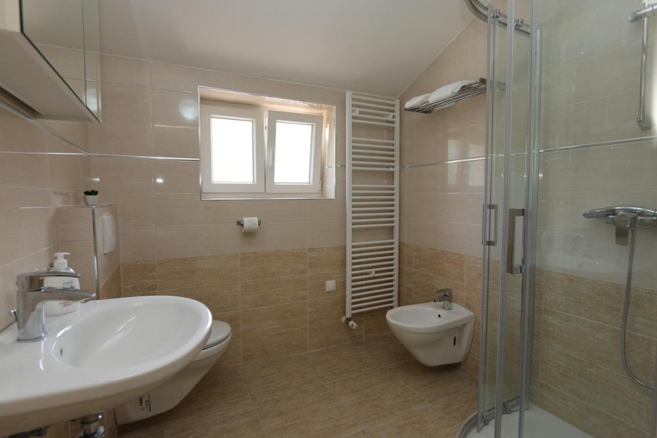 Apartments Sucic Iva I Tea Soline  Exterior photo
