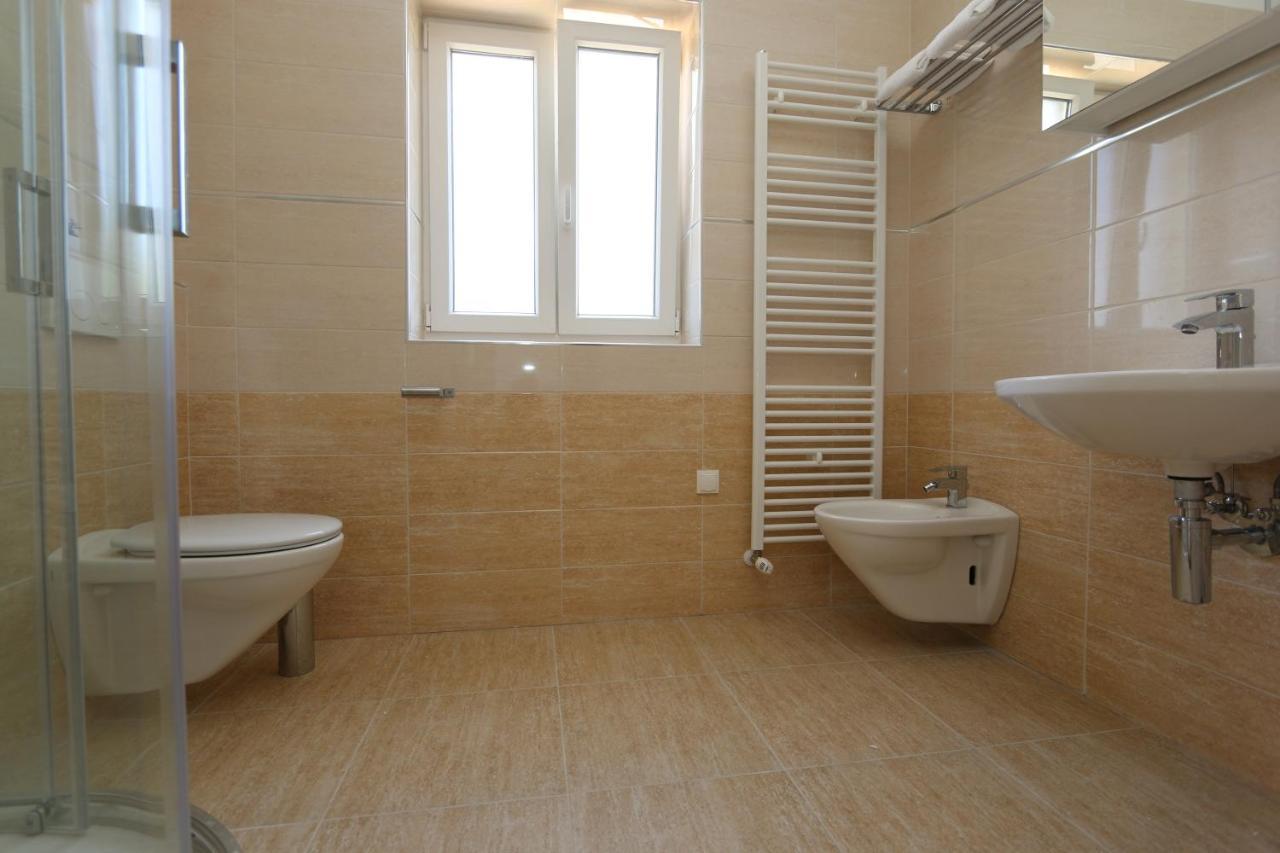 Apartments Sucic Iva I Tea Soline  Exterior photo