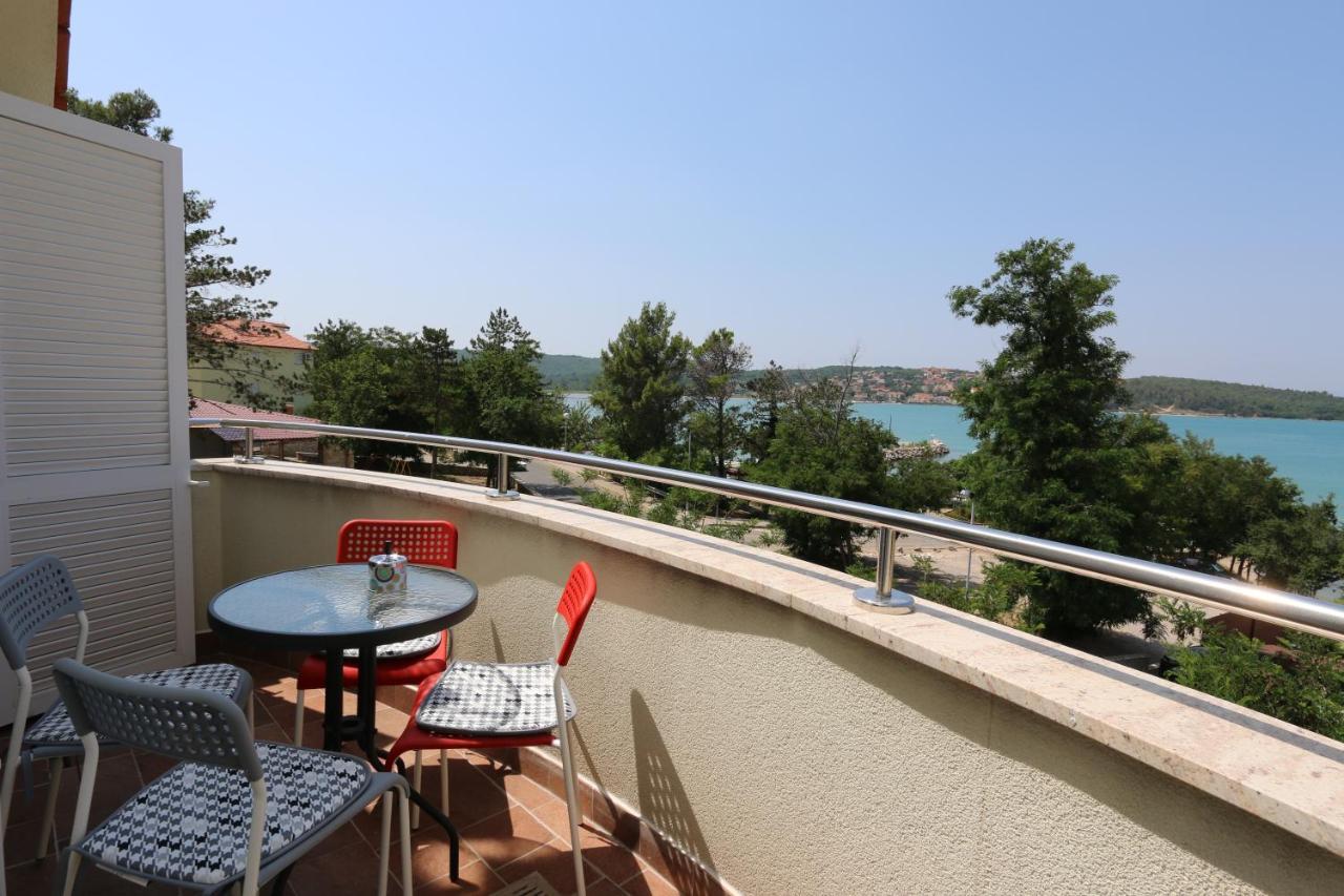 Apartments Sucic Iva I Tea Soline  Exterior photo