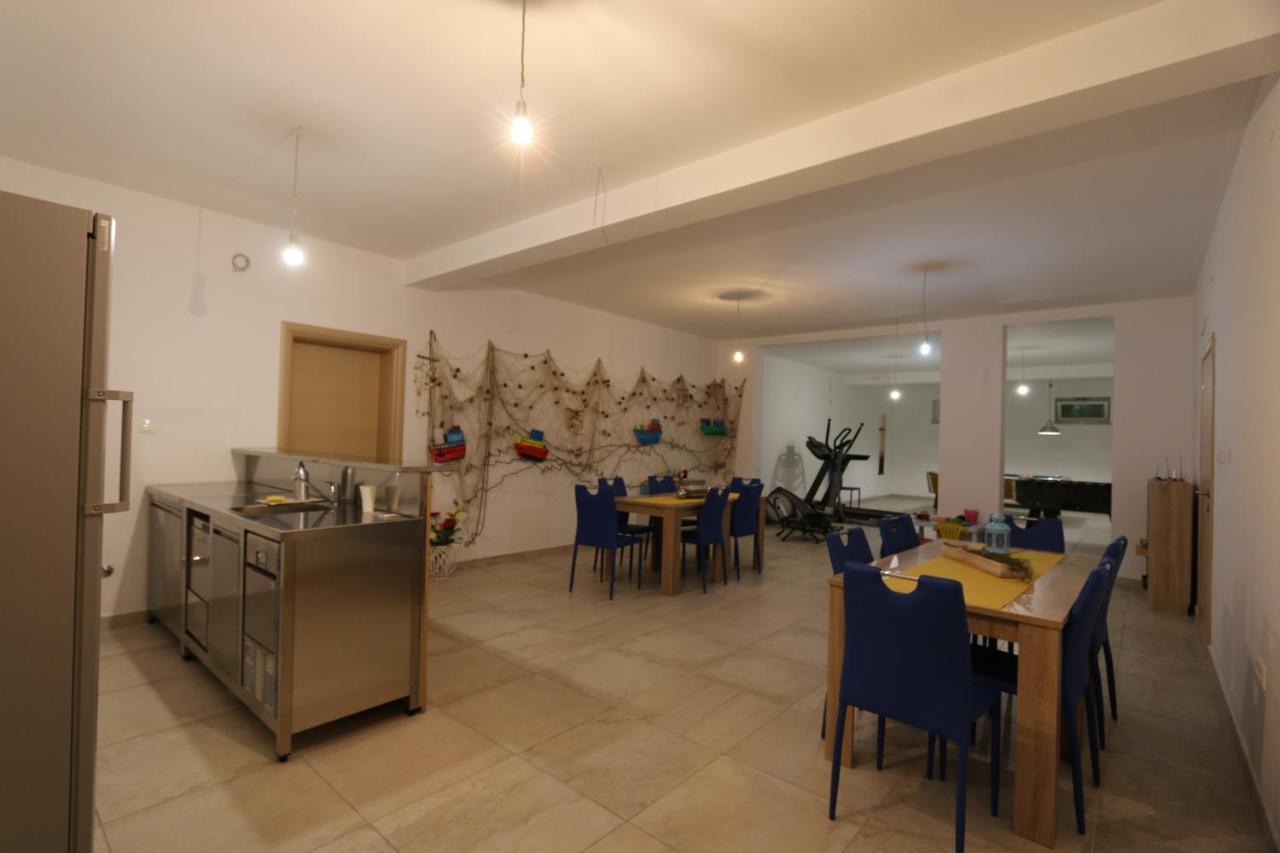 Apartments Sucic Iva I Tea Soline  Exterior photo